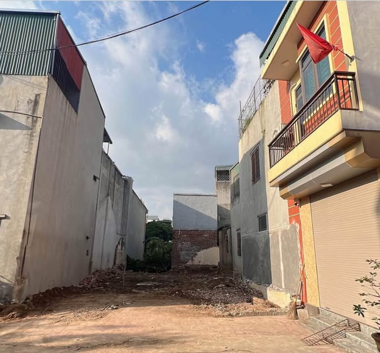 Đất nền Đông Vệ 60m² giá 2 tỷ - Vị trí đẹp gần trung tâm thể thao!