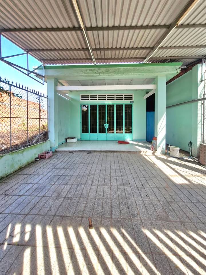 Nhà bán đường Tôn Đức Thắng, phường Long Thành Trung, 204m² - Giá tốt 1.45 tỷ!