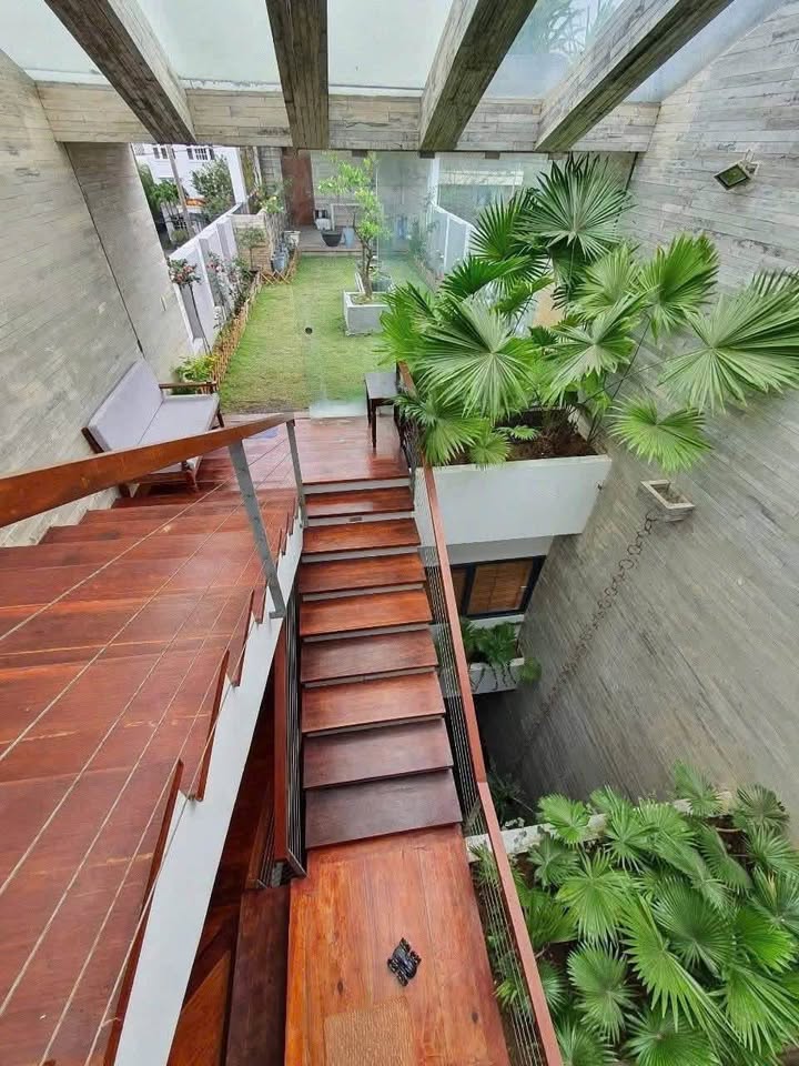 Nhà 3 tầng mặt tiền Nguyễn Hữu Thọ, Khuê Trung, Đà Nẵng 210m² - Giá chỉ 1x tỷ, thương lượng!