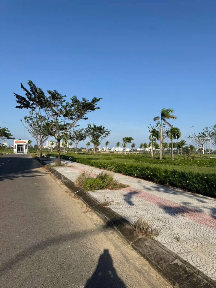 Đất nền Ngũ Hành Sơn Đà Nẵng 200m² giá 15 tỷ - Vị trí đẹp, hướng Đông Nam