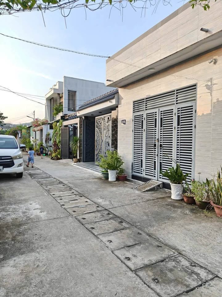 Nhà phố Long Hương, Bà Rịa 110m² giá 3.1 tỷ - Sẵn sàng vào ở ngay!