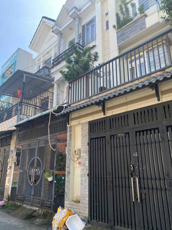 Nhà 3 tầng Lâm Thị Hố, Q12, 61.2m² giá 5 tỷ - Đầu tư sinh lời ổn định!