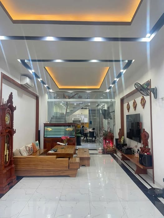 Nhà mặt tiền Trần Anh Tông, Thắng Nhất, 97m² - Không gian sống lý tưởng!