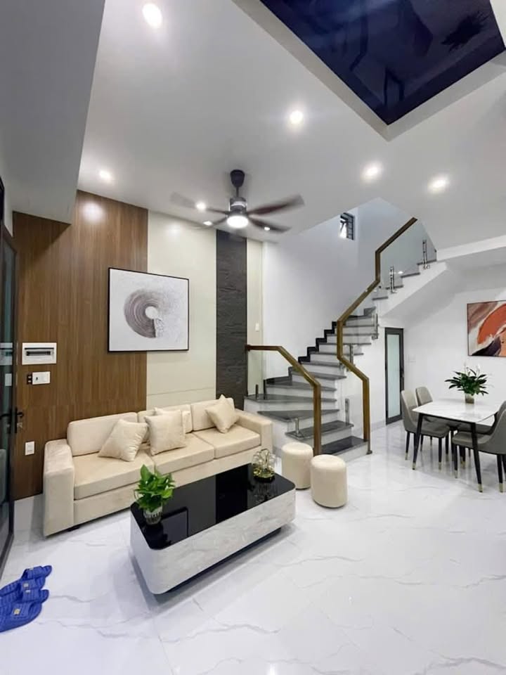 Bán nhà 4 tầng Võ Thị Sáu, Hải Dương 40m² giá 2 tỷ - Thiết kế hiện đại, tiện nghi đầy đủ!