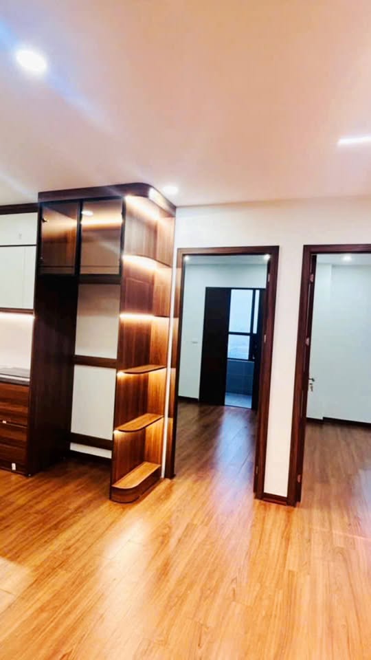 Căn hộ chung cư Nam Trung Yên 71m² - Sổ đỏ chính chủ, giá thương lượng!
