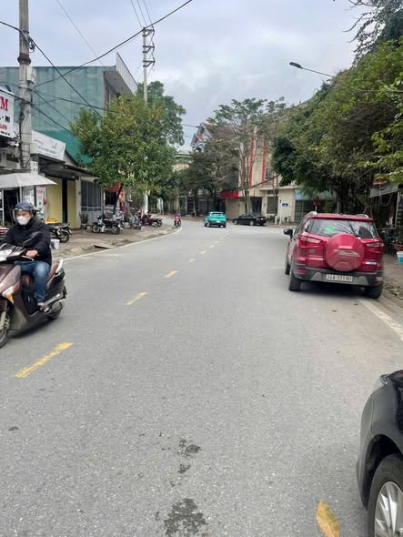 Bán gấp 2 nhà cấp 4 liền kề Tôn Thất Thuyết 184m² giá 5 tỷ - Vị trí đẹp, kinh doanh thuận lợi!