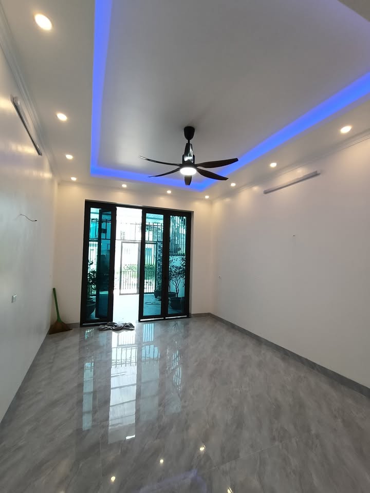 Nhà 3 tầng phường Lộc Vượng, 74m² giá 2.9 tỷ - Ô tô quay đầu thoải mái!