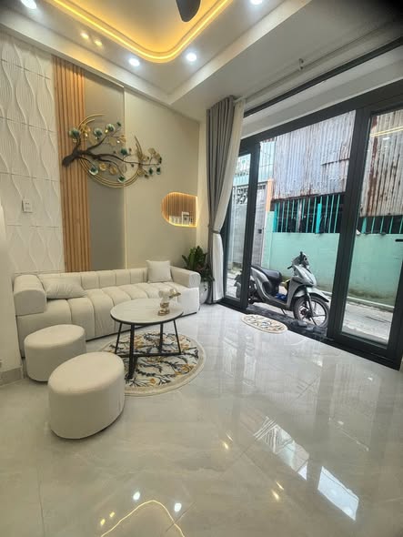 Nhà đẹp hẻm xe hơi Phan Văn Trị, Bình Thạnh 28m² giá 5.25 tỷ - Full nội thất cao cấp!
