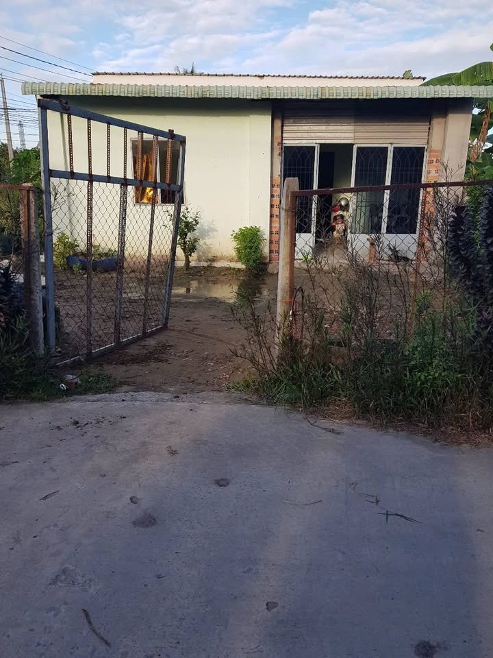 Nhà cấp 4 mặt tiền đường Bê Tông Giồng, Mỹ Hạnh, 572m², giá 2.3 tỷ - Pháp lý rõ ràng!