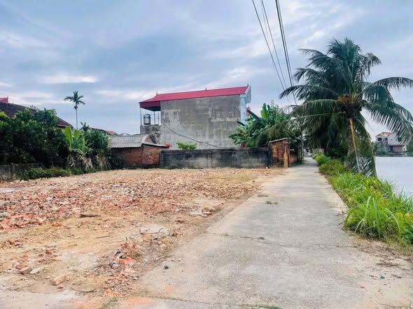 Đất thổ cư Nghĩa Trung, Việt Yên 80m² giá 800 triệu - View hồ tuyệt đẹp!