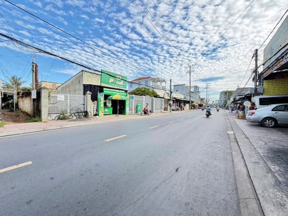 Đất 2 mặt tiền đường Nguyễn Huệ, Gò Công 60m² giá 3.5 tỷ - Kinh doanh sầm uất!