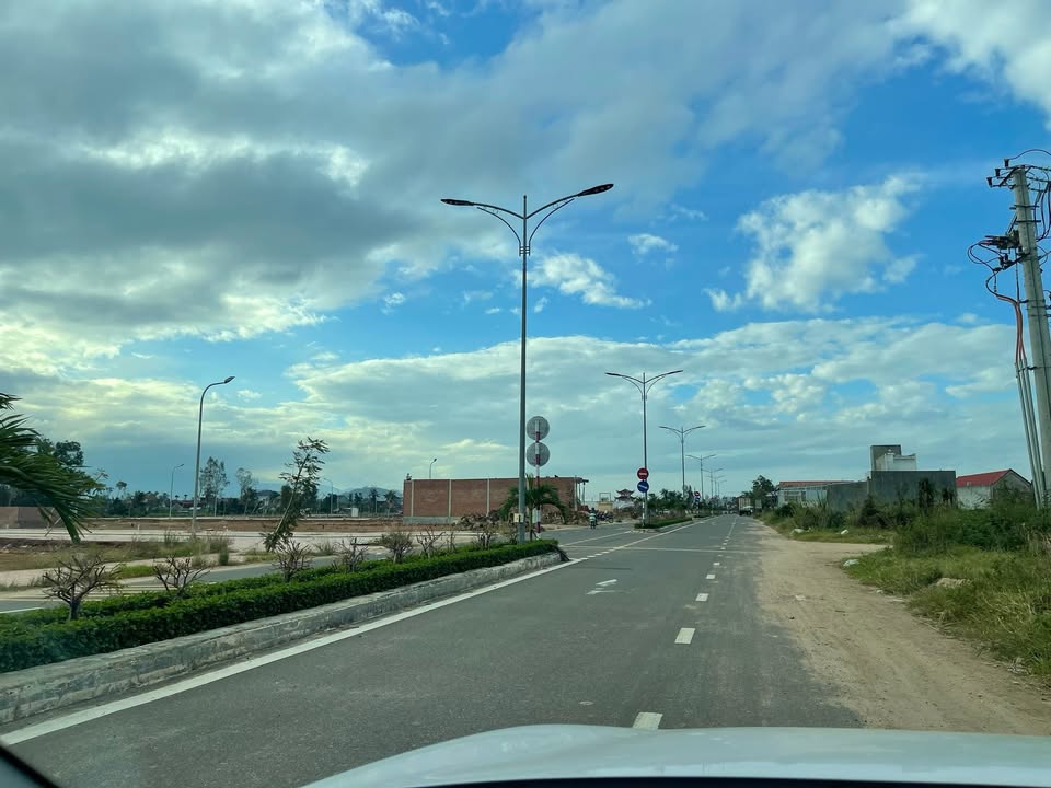 Đất nền mặt tiền Nguyễn Trung Trực, Phù Mỹ 100m² - Sổ hồng chính chủ, giá tốt!