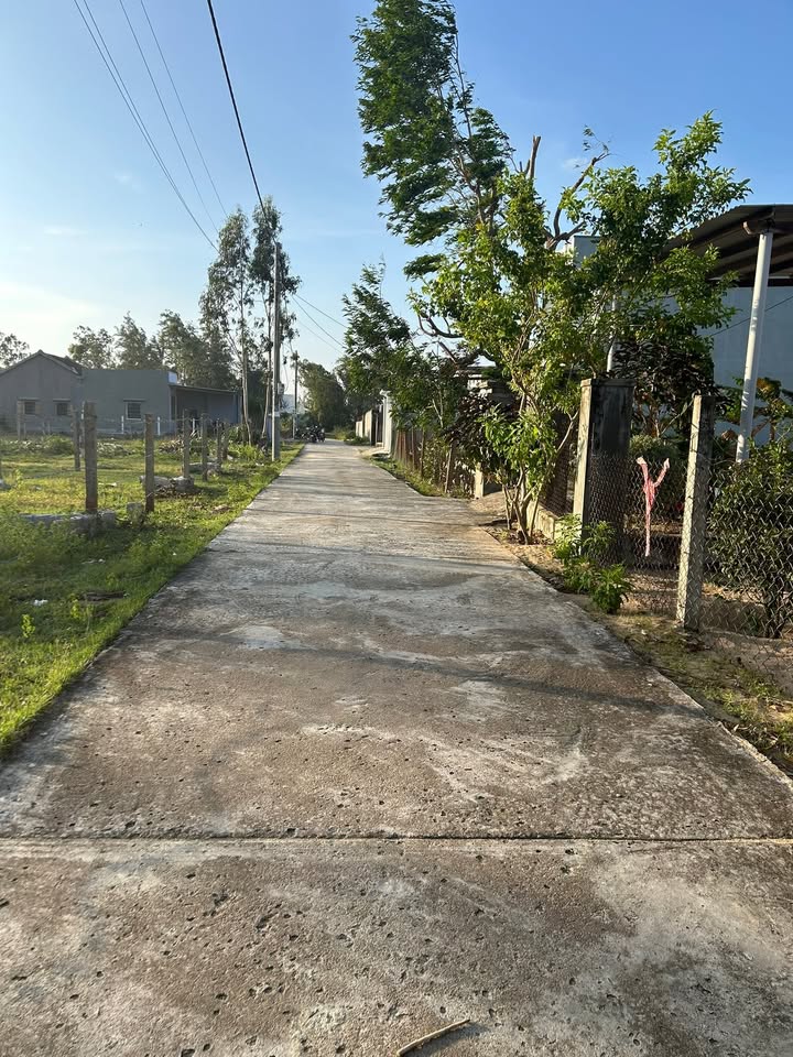 Đất bán Hòa Hiệp Trung, Đông Hòa, Phú Yên 180m² giá 900 triệu - Cách biển chỉ 1.5km!