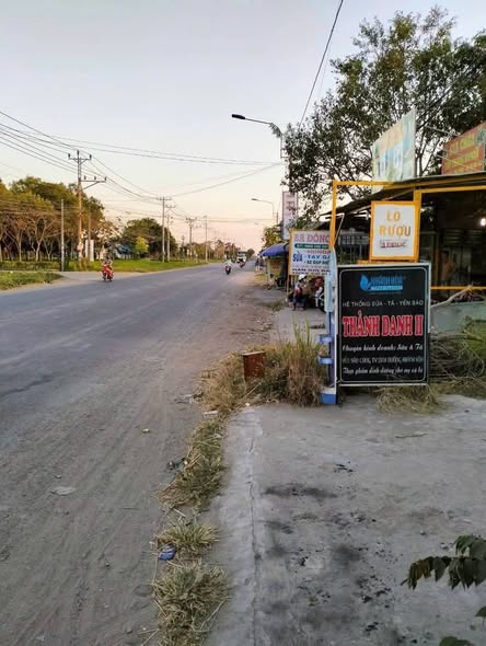 Nhà mặt tiền ĐT 832 Nhựt Chánh, Bến Lức 80m² giá 4.3 tỷ - Cơ hội đầu tư kinh doanh lý tưởng!