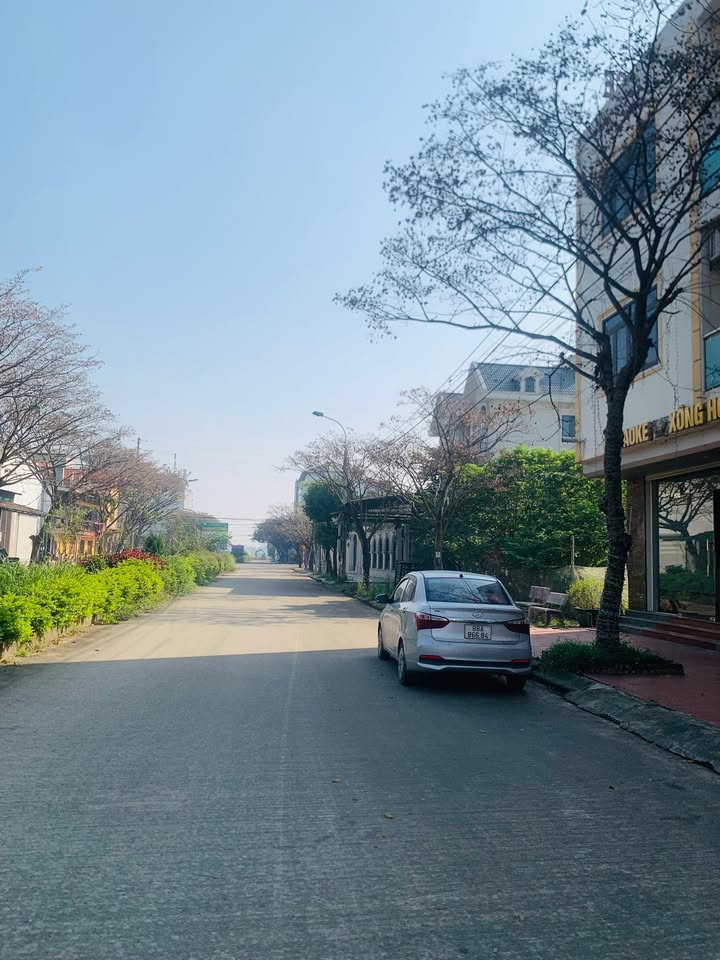 Biệt thự 3 tầng Thượng Trưng 240m² giá 10 tỷ - Đầu tư sinh lời ngay!