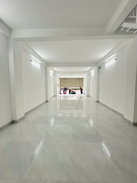 Nhà mặt tiền Cộng Hòa, Tân Bình 100m² - Giá cực tốt chỉ 3X triệu!