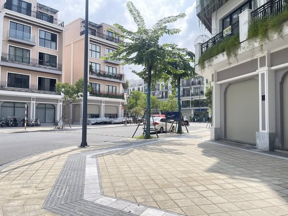 Shophouse cho thuê tại The Manor Central Park, Nguyễn Xiển, 235m² - Vị trí đắc địa, phù hợp làm showroom!