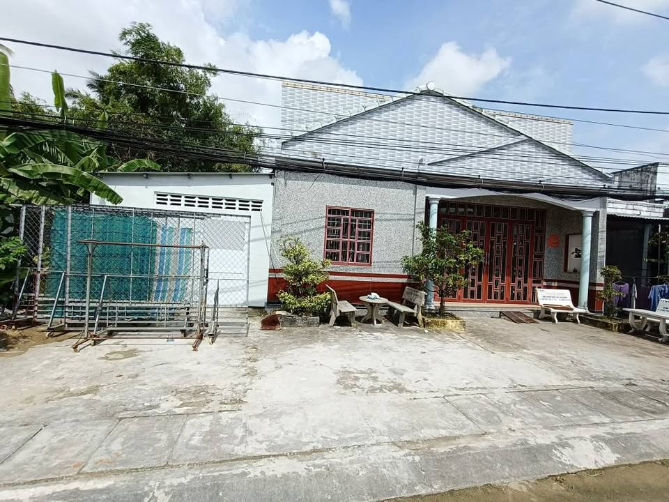 Nhà tại Ấp Xa Mau 1, Phú Lộc, Sóc Trăng 204m² giá 3.2 tỷ - Tặng toàn bộ nội thất!