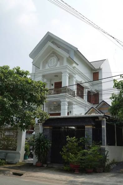 Nhà phố Phú Tân Thủ Dầu Một 262m² giá 12 tỷ - Tặng full nội thất cao cấp!