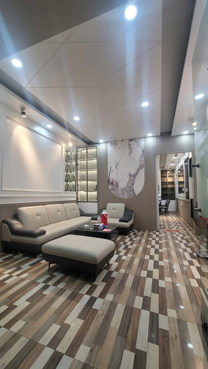 Nhà mặt đường Khúc Thừa Dụ 60m² giá 16 triệu - Thích hợp ở và kinh doanh