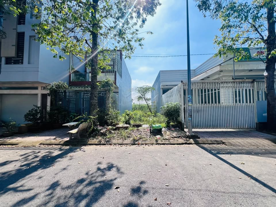 Đất nền Cái Răng 100m² giá 2.1 tỷ - Sổ hồng chính chủ, vị trí đẹp!