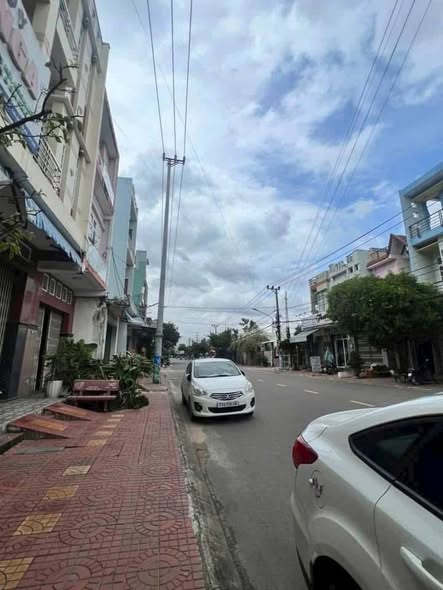 Bán gấp FrontHouse mặt tiền Ngô Gia Tự An Nhơn 100m² - Thích hợp kinh doanh, văn phòng!