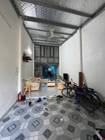 Nhà đẹp 100m² tại Quảng Thành, giá chỉ 1.9 tỷ - Sẵn sàng ở ngay!