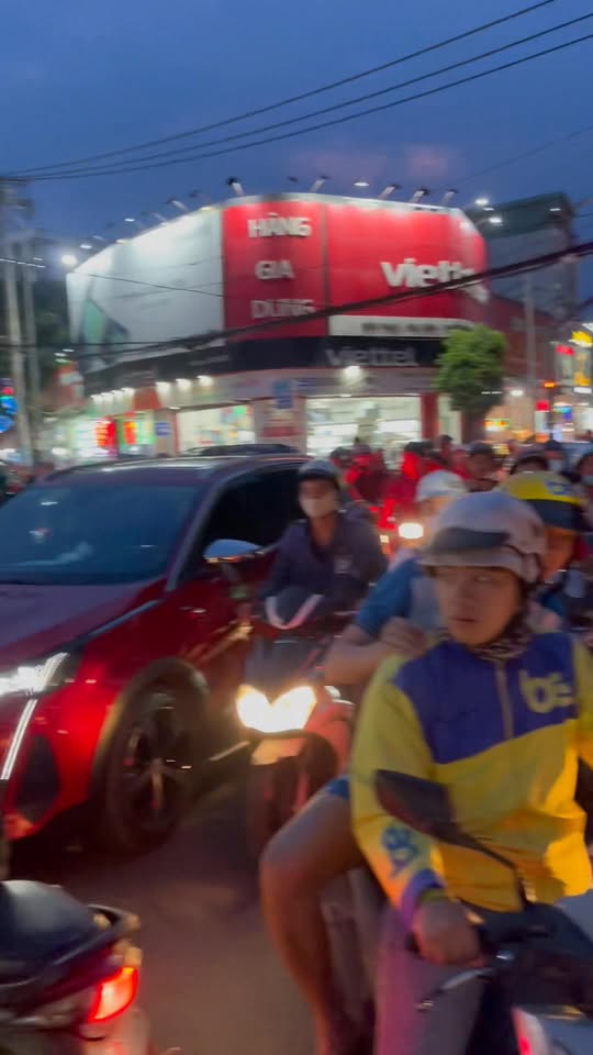 FrontHouse Nguyễn Trãi Dĩ An 250m² - Mặt tiền kinh doanh đắc địa!