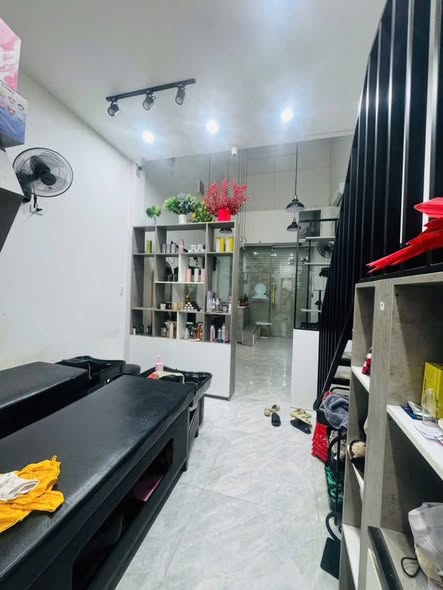 Nhà mặt tiền đường Trần Quốc Toản, Kon Tum 220m² giá 2.5 tỷ - Sẵn sàng vào ở!