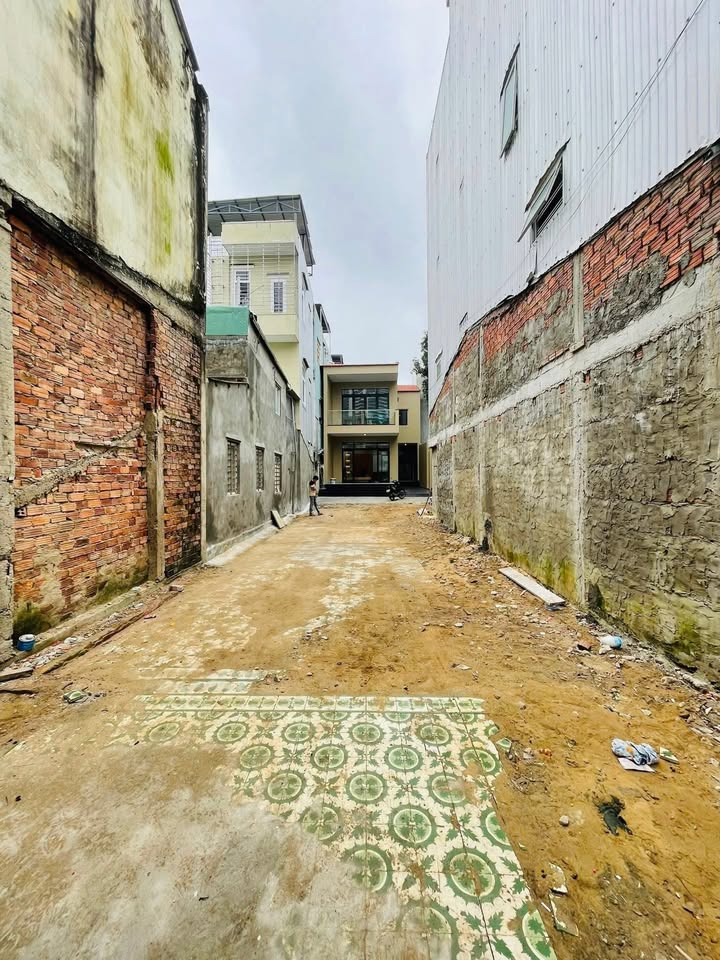 Nhà cho thuê mặt tiền Nguyễn Công Trứ 281m² giá 50 triệu - Phù hợp kinh doanh cà phê sân vườn