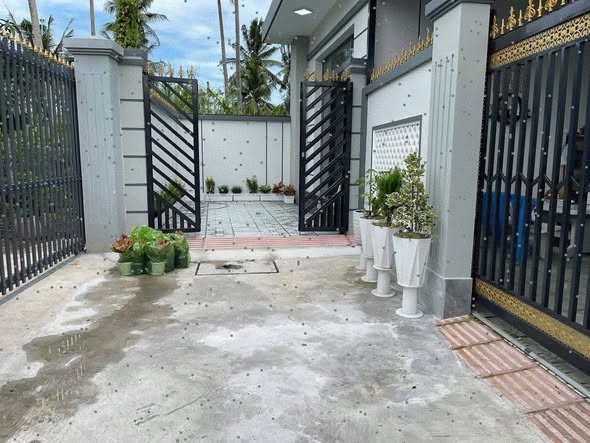 Nhà mới 100% tại Phường Phú Khương, Bến Tre 100m² giá 1.6 tỷ - Đường xe 7 chỗ chạy qua!