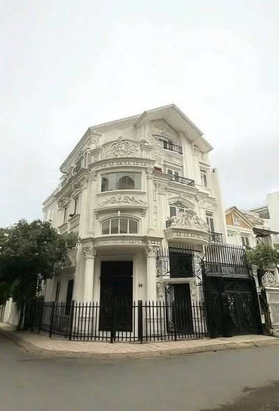 Villa cho thuê góc 2 mặt tiền Trần Thiện Chánh, Quận 10 - Diện tích 264m², giá thỏa thuận!