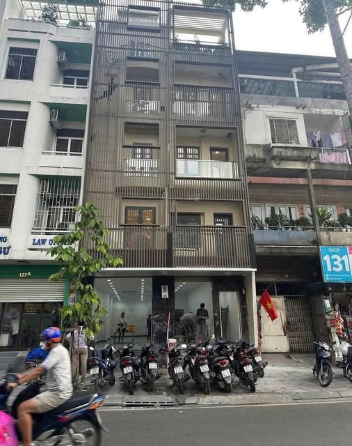 Shophouse Trần Quang Khải Q.1 112m² - Full nội thất, thang máy hiện đại!