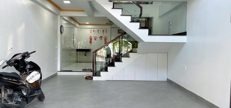 Nhà 5 tầng Nam Hồng Đông Anh 49m² - Sẵn sàng ở ngay giá thỏa thuận!