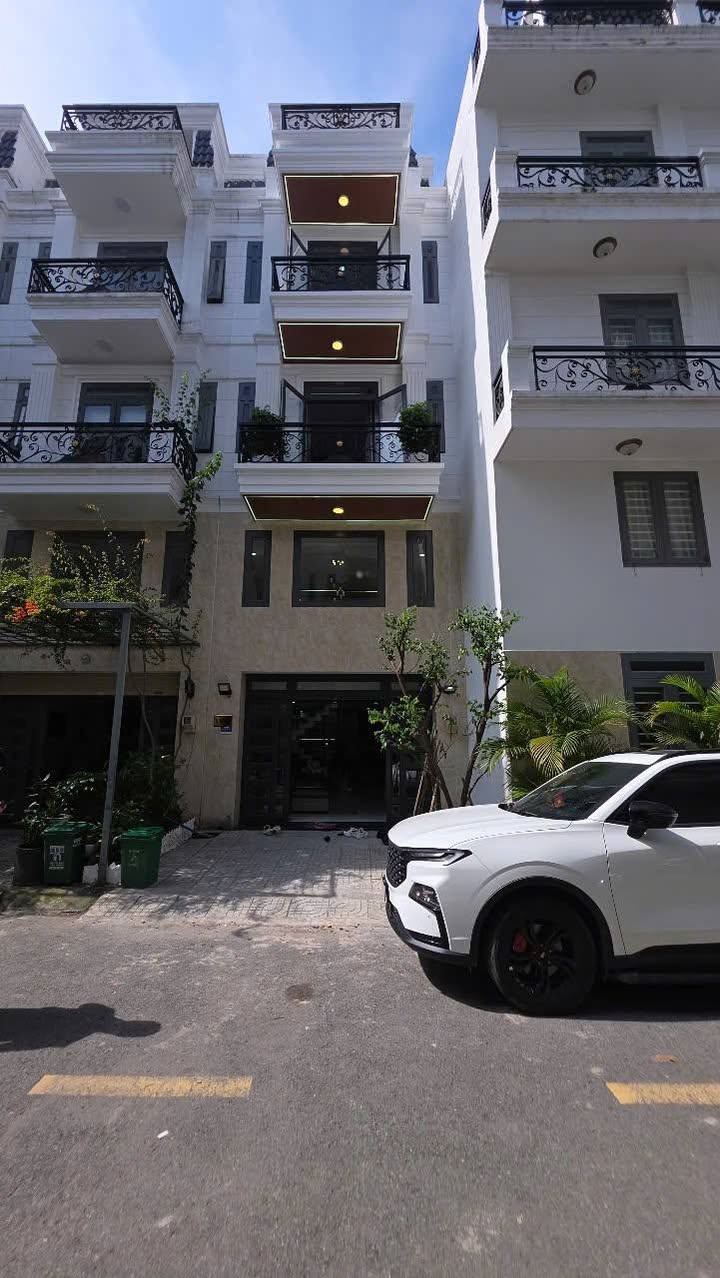 Nhà 5 tầng Tô Ngọc Vân, 52m² giá 5.95 tỷ - Phù hợp kinh doanh đa ngành!