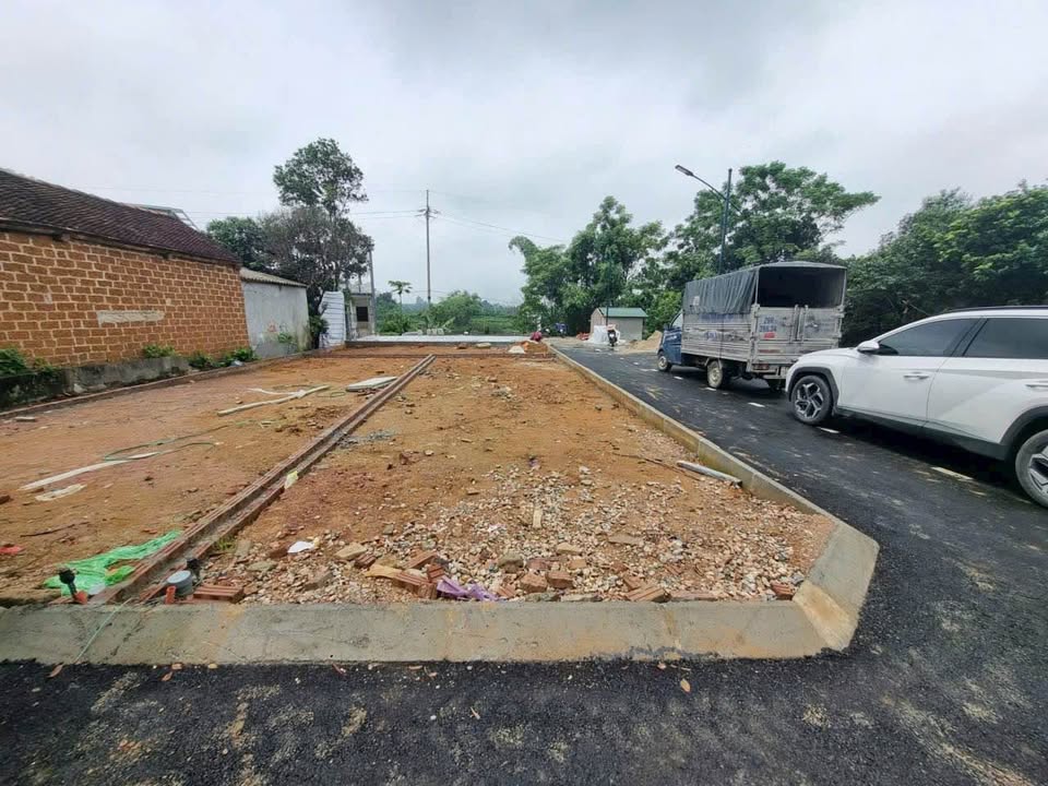 Đất nền Hạ Bằng Thạch Thất 71,2m² giá 2 tỷ - Đường ô tô thuận lợi!