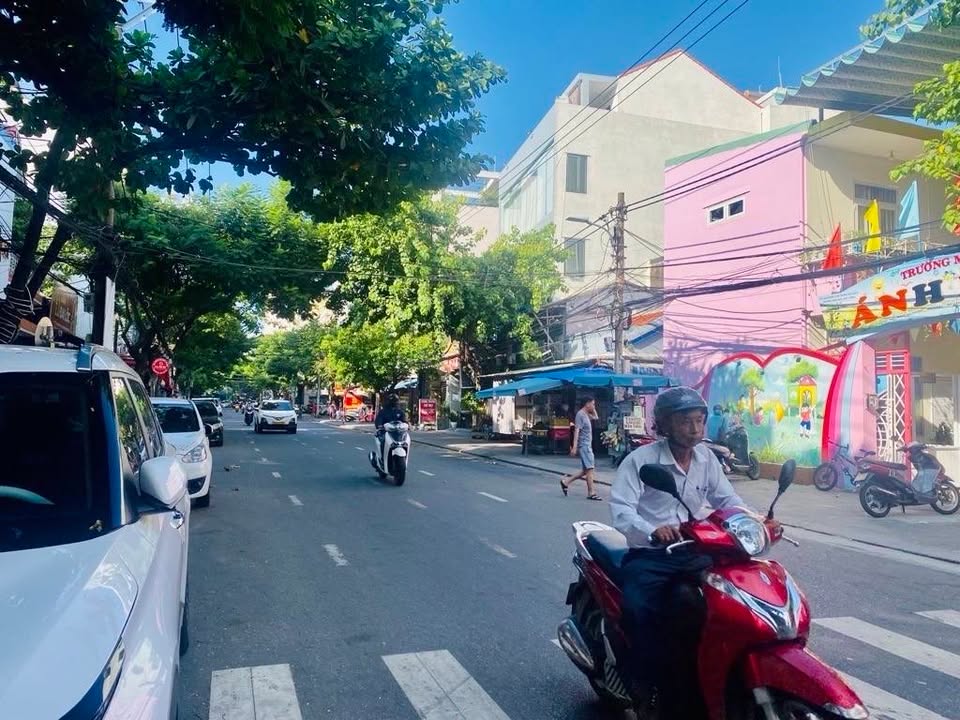 FrontHouse Trưng Nữ Vương Đà Nẵng 76m² giá 11.8 tỷ - Hai mặt tiền hiếm có!