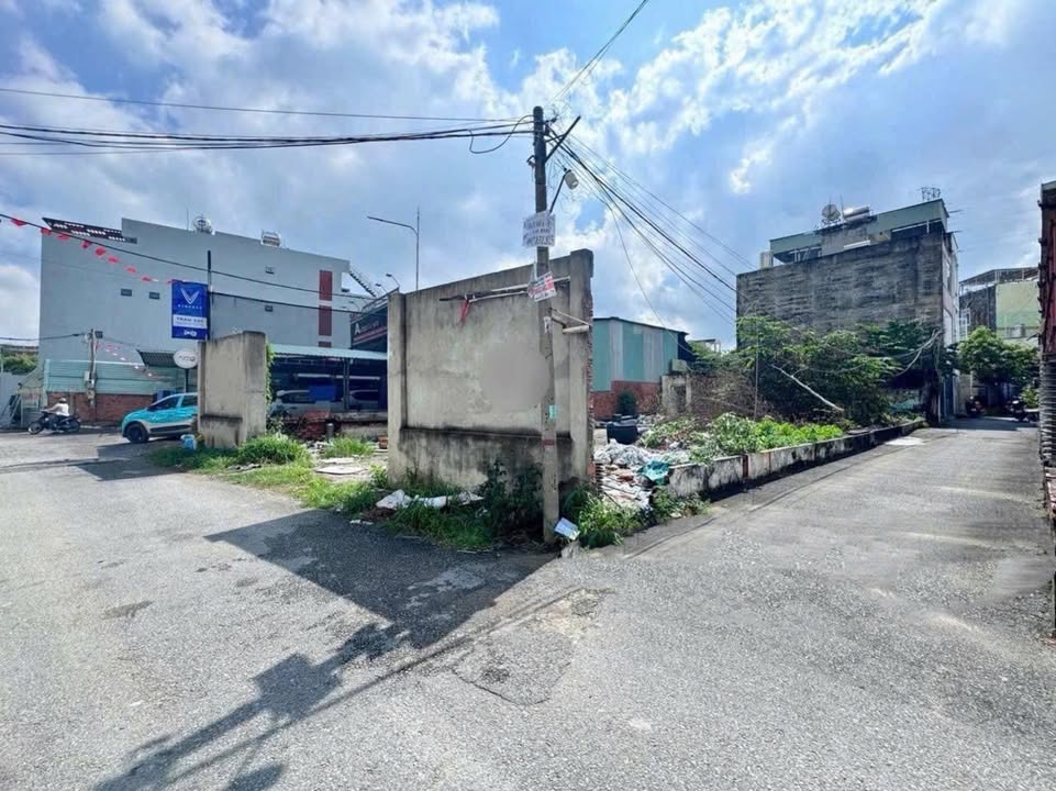 Lô đất góc 2 mặt tiền tại Trường Thọ 317m² giá 25.5 tỷ - Tiềm năng kinh doanh vượt trội!