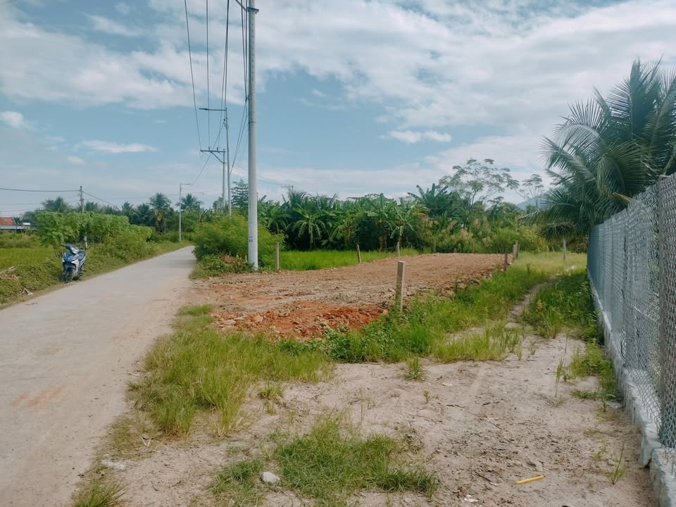 Đất thổ cư 192m² mặt tiền Hòn Hèo, giá chỉ 800 triệu - Cơ hội đầu tư tuyệt vời!