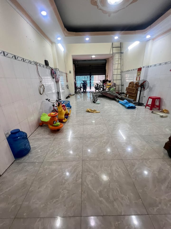 Nhà mặt tiền đường Bảy Hiền, Tân Bình 80m² giá 14 triệu - Phù hợp cho kinh doanh!