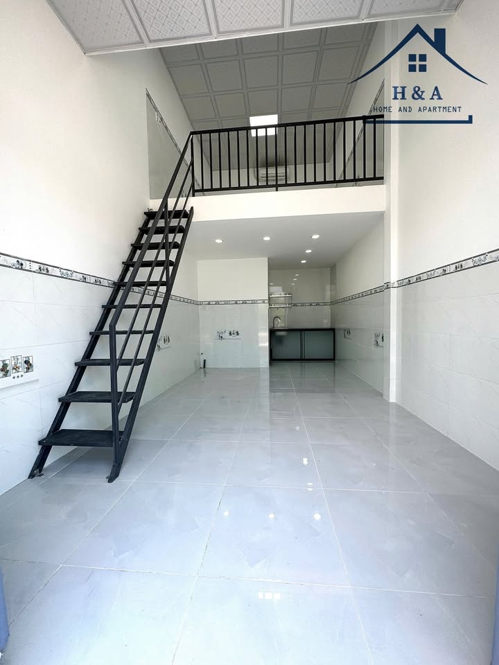 Phòng mặt tiền đường Hoàng Quốc Việt, quận Ninh Kiều, 45m² giá 5 triệu - Kinh doanh sôi động!