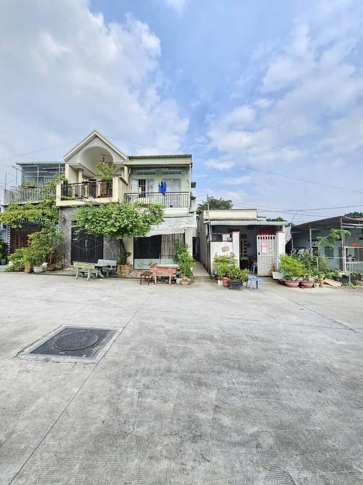 Nhà riêng 1 trệt 1 lầu đường Trần Đại Nghĩa, Dĩ An 102.5m² giá 5.5 tỷ - Sổ hồng riêng, chính chủ!