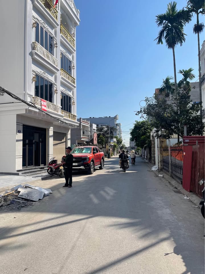 Bán gấp FrontHouse mặt đường Hàng Tổng, Hải An - Diện tích 100m², thuận lợi kinh doanh!