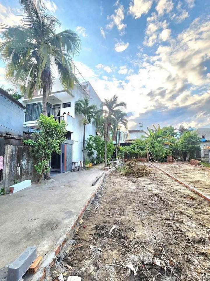 Đất 2 mặt kiệt 113 Hoàng Văn Thái, 84m² giá 2.245 tỷ - Dân cư thân thiện!