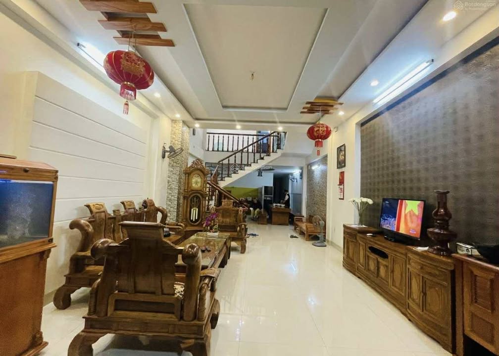 Nhà 3 tầng mặt tiền Bùi Xương Trạch, Khuê Trung, Cẩm Lệ - Giá 7 tỷ, kinh doanh tốt!