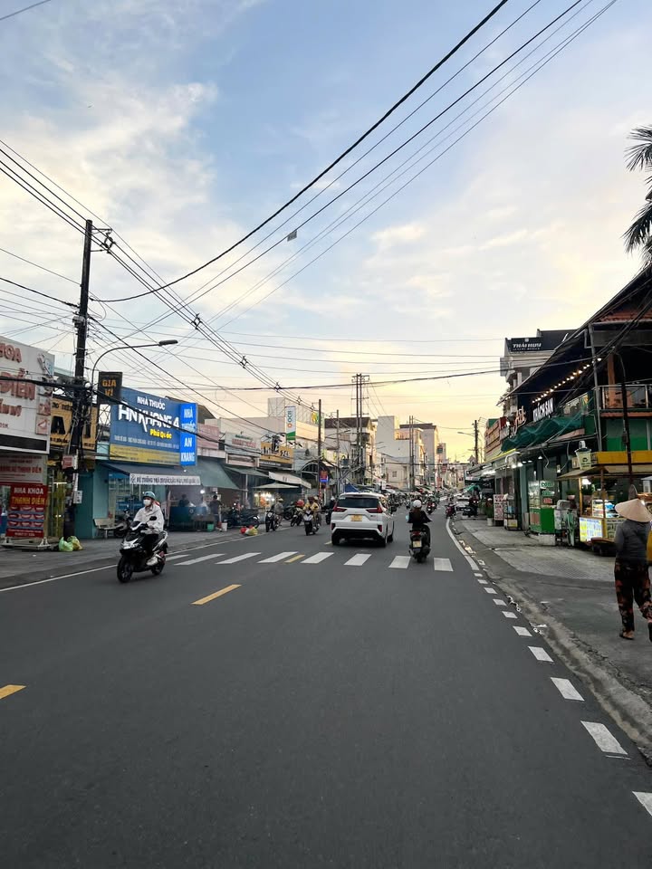 Nhà phố Dương Đông 250m² giá 4.2 tỷ - Thiết kế hiện đại sẵn sàng vào ở!