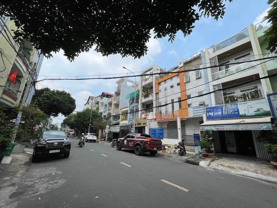 Nhà mặt tiền kinh doanh Bình Phú, Quận 6 - 78m², giá chỉ 11 tỷ - Cơ hội đầu tư tuyệt vời!