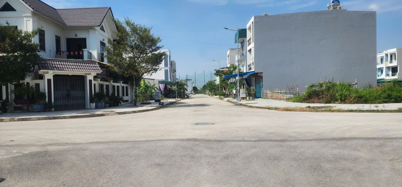 Đất nền KĐT Núi Long, phường Đông Vệ 93m² - Vị trí đắc địa, sổ hồng trao tay!