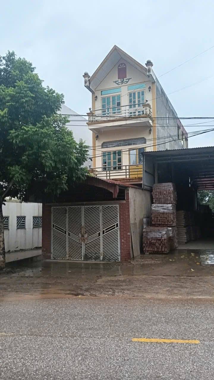 Nhà mặt tiền QL17 tại Xuân Lương, Yên Thế - 102m² giá chỉ 2 tỷ!