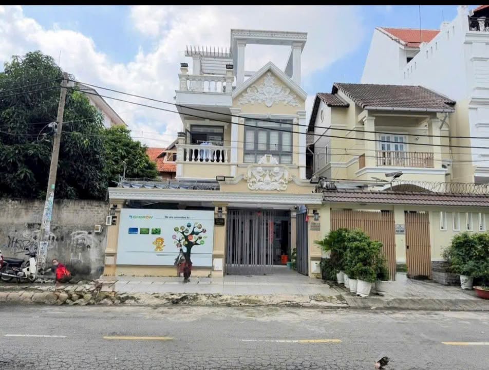 Bán nhà đẹp khu dân cư Tên Lửa, Bình Tân 160m² giá 20.5 tỷ - Đầu tư sinh lời ổn định!